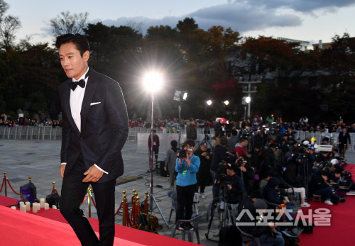 "설레임 가득한 레드카펫" 이병헌[포토]