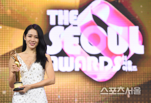 [포토] 손예진, 더 서울어워즈 대상의 기쁨!