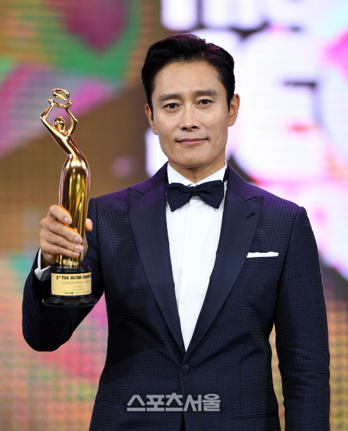 ‘더 서울 어워즈’  이병헌...드라마 남우주연상! [포토]