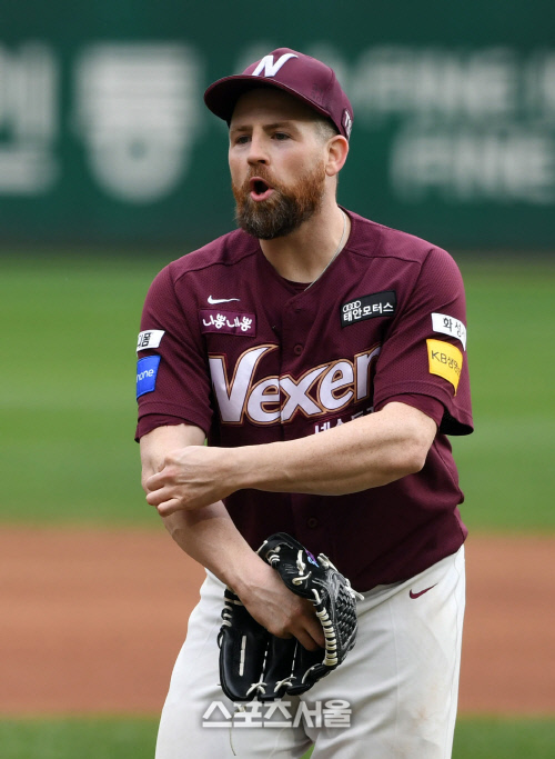 해커, 12초 룰에 대한 항의!  [포토]