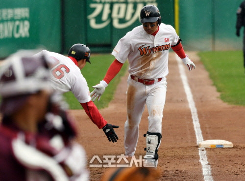 김강민, 오늘의 해결사는 바로 나!  [포토]