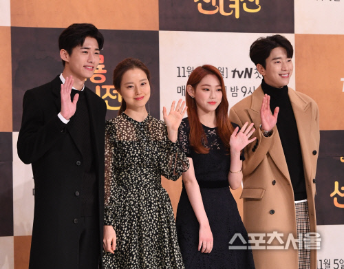 [포토] 서지훈-문채원-미나- 윤현민, 계룡선녀전을 인사드려요~!