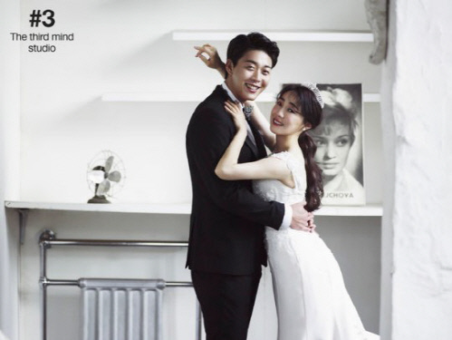 허민♥정인욱 부부, 득녀 1년 만 결혼…개그맨 동료와 웨딩화보 촬영