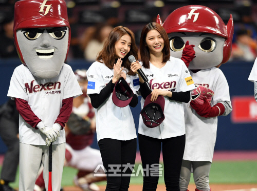 PO4차전 시구시타 가은윤진...넥센 이겨라![포토]