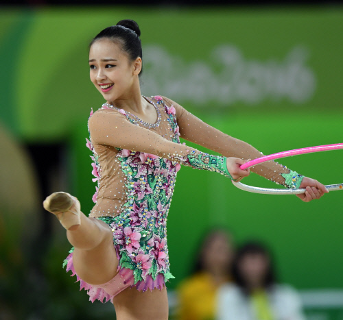 손연재 소속사 "비방+악플, 더 이상 못 참아…강경 대응"