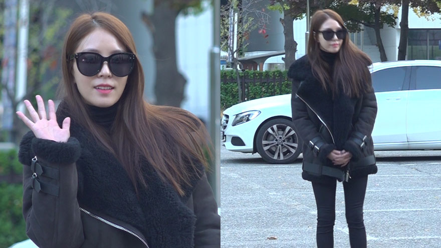 보아(BoA), 올블랙 의상 속 가녀린 각선미 ('뮤직뱅크' 출근길) [SS쇼캠]