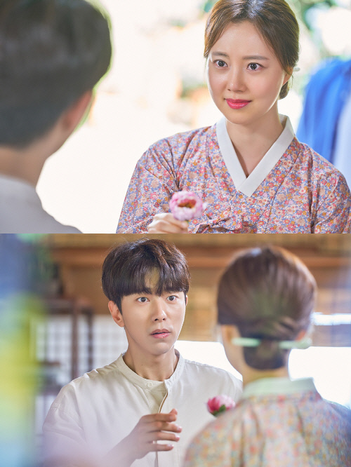 '계룡선녀전' 문채원, 윤현민 향해 아련 눈빛…'이들에게 무슨 일이?'