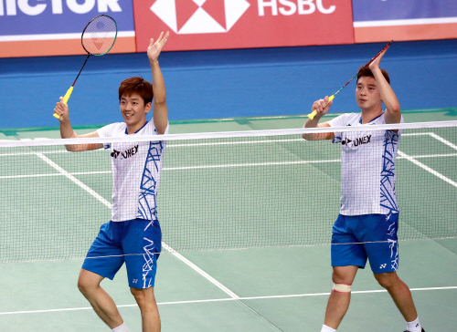 돌아온 '셔틀콕 황제' 이용대-김기정, 마카오오픈 정상 두번째 우승