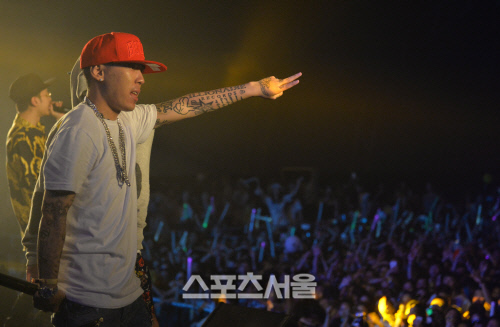 LA 한인타운서 차량 털이범에게 당한 래퍼 도끼 "여권 등 다 가져가"