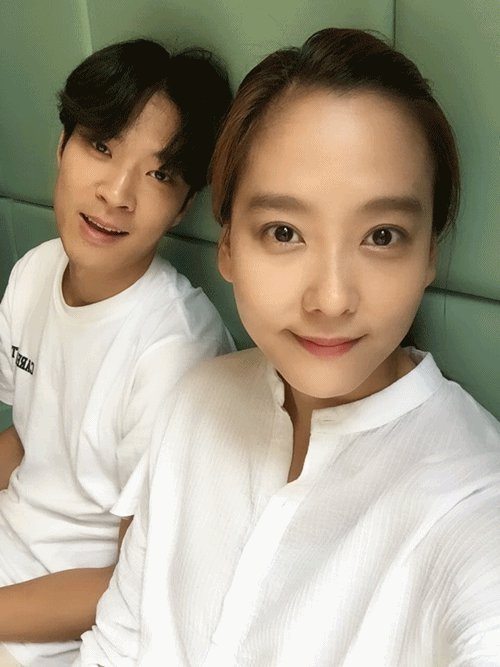 SM 측 "다나, 이호재 감독과 결별 맞다"…3년 열애 종지부