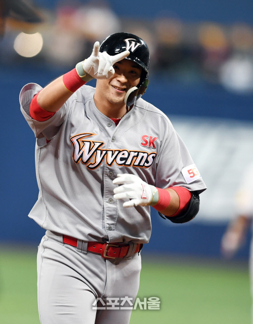 [포토] 강승호, 5회 동점 솔로포