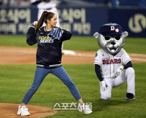 KS 6차전. 혜리...약간은 어색한 폼으로 [포토]