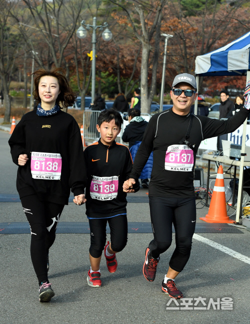 [포토] 스포츠서울 마라톤대회 패밀리런, 피니시의 기쁨!