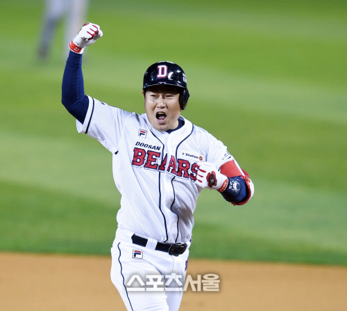 [포토] 양의지 \'6회 동점 만드는 2타점 적시타\'