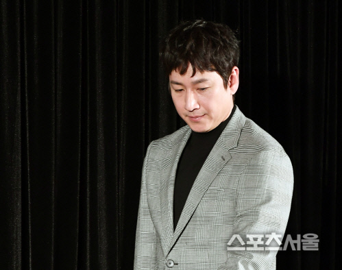 [포토] 이선균, 더 벙커를...위해!