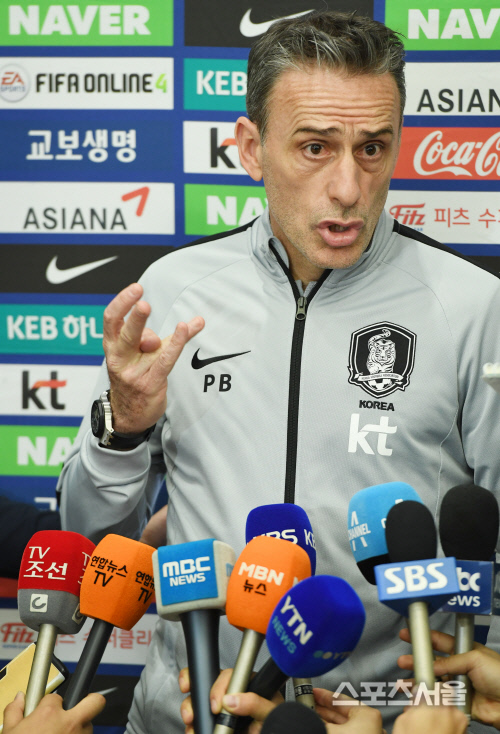 [포토] 벤투 감독, 평가전 소득은?