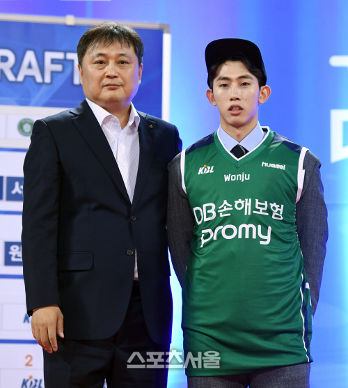 [포토] 단국대 원종훈, DB 초록색 유니폼 입었다