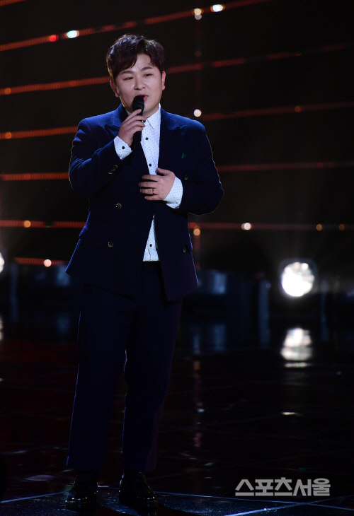 "무슨 일인가요"…허각, 실시간 검색어 1위에 '어리둥절'