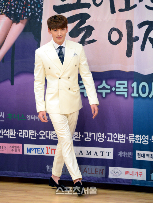 '부모 사기 의혹' 비 "고인된 母 관련 내용…원만히 해결할 것"(공식)