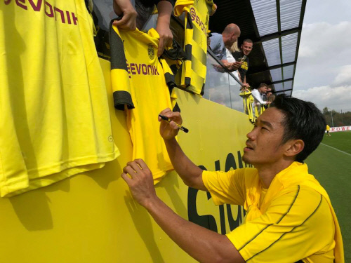 도르트문트 팬 73% "가가와와 결별해야"…獨 지역지 설문조사