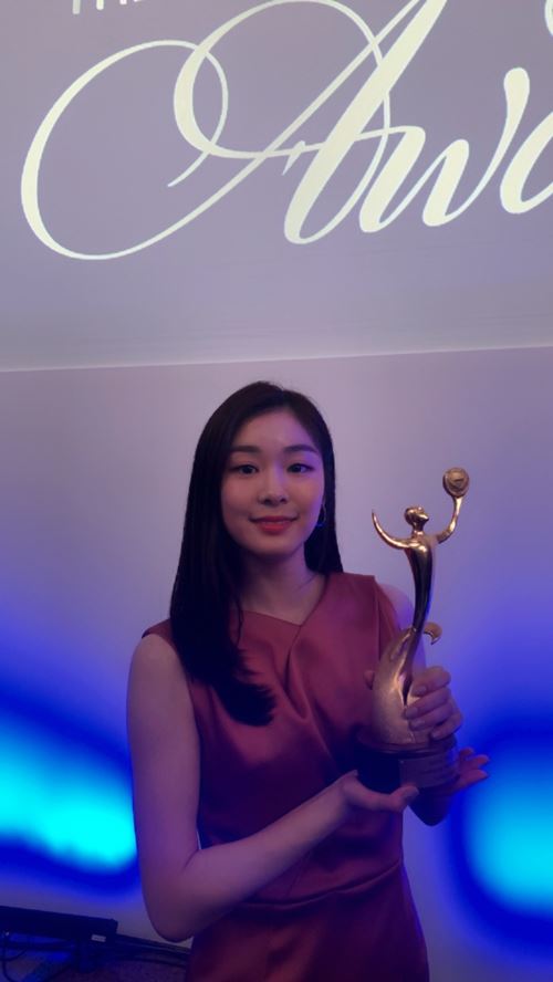 '피겨 퀸' 김연아, 국가올림픽연합회 어워즈 수상 "선수들과 기쁨 나누고 파"