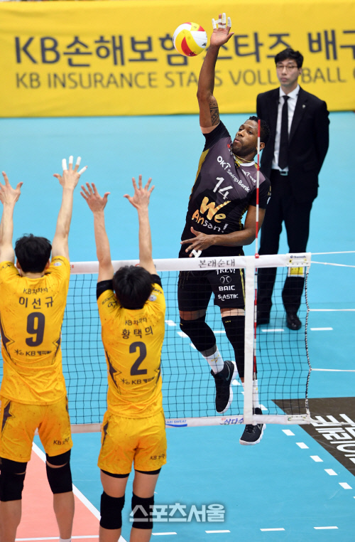 요스바니, 내가 한참 위! [포토]