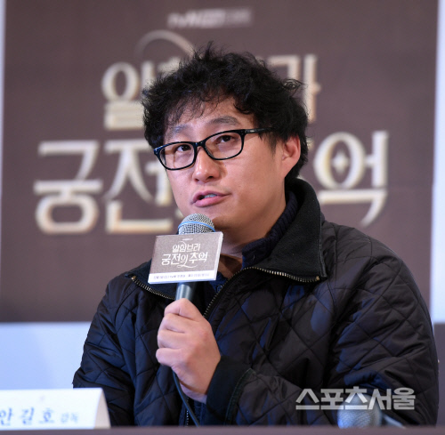 [포토] 답변하는 \'알함브라 궁전의 추억\' 안길호 감독