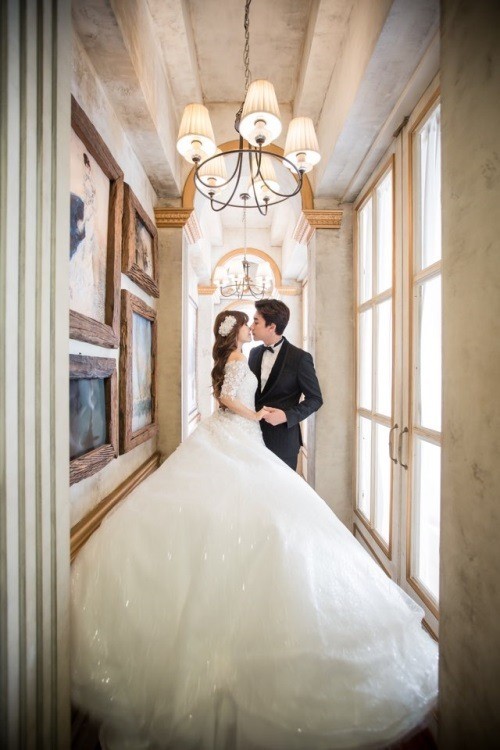 개그맨 정재형, 행복 가득한 웨딩화보 공개 "영원히 사랑하자" 