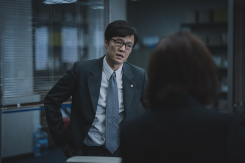 '국가부도의 날' 조한철, 김혜수 조력자로 활약…명불허전 심스틸러