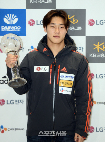 훈련 악조건에도…'스켈레톤 간판' 윤성빈, 시즌 첫 월드컵 동메달 획득