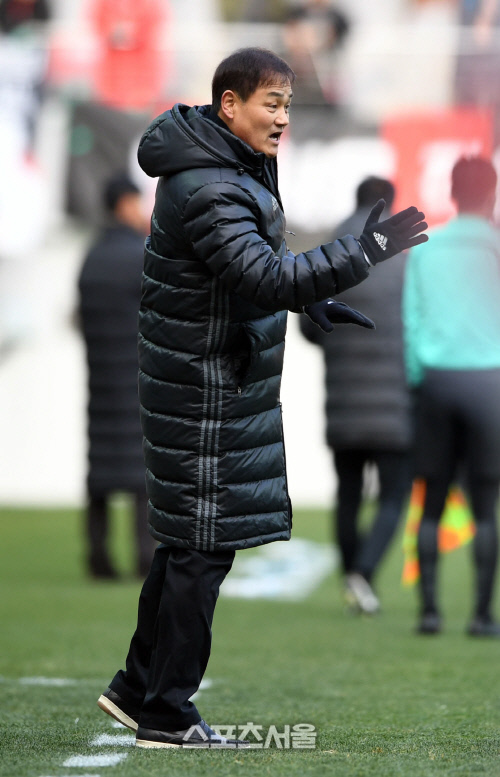 [인터뷰]최윤겸 부산 감독 "좋은 내용으로 만족…구단엔 죄송"