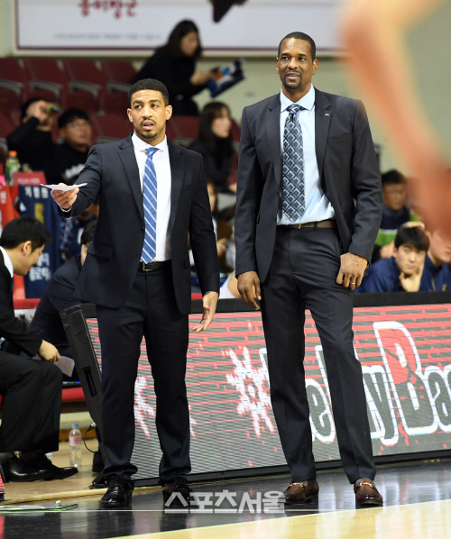 전주kcc 오그먼 감독, 계획대로 가나?   [포토]