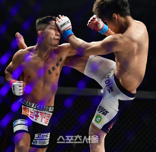 펀치력을 뽐내는 박형근, 내가 한주먹 하거든~[포토]