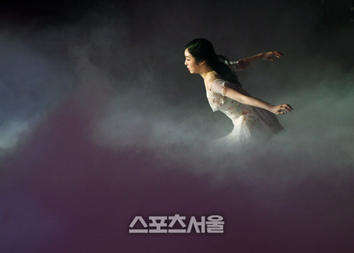 김연아, 6년 만에 해외 아이스쇼 공연…스페인 방문