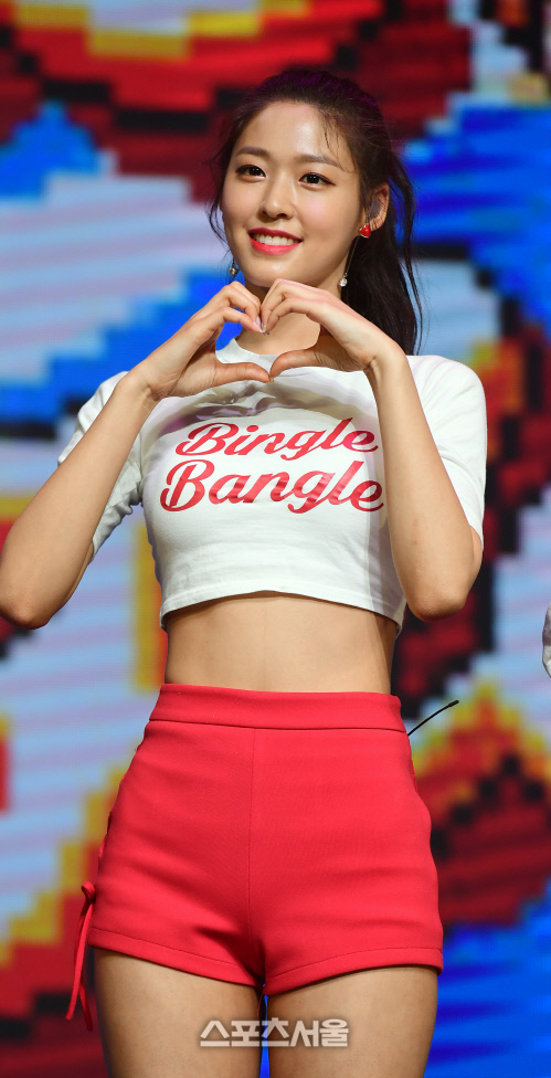 설현 실신에 공연 주최 측 "화약 사용 NO…쾌유 기원"