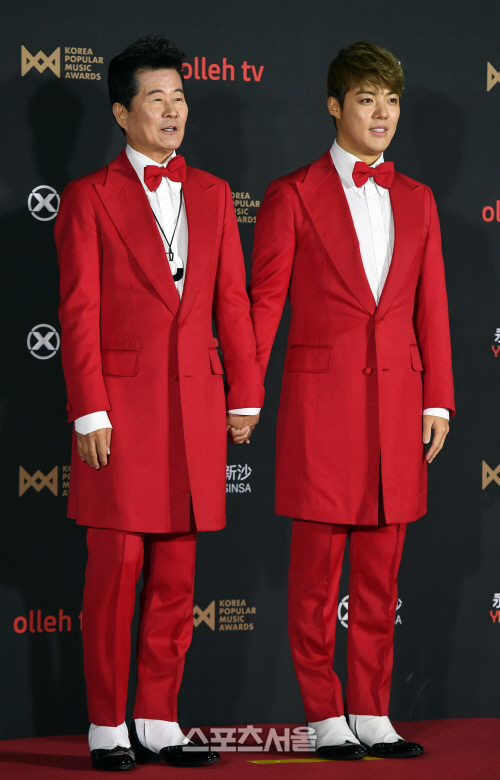 [포토] 태진아-강남 부자, 두손 꼬옥