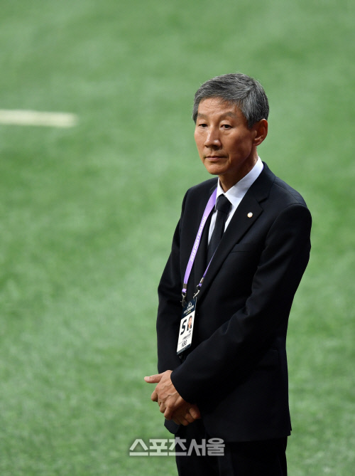 경기 MVP 김태균, 9회초 짜릿한 2루타로[포토]