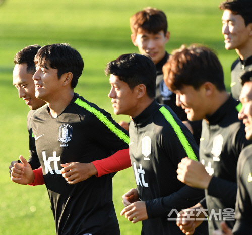 [포토] 박주호-문선민, 밝은 표정으로...훈련!