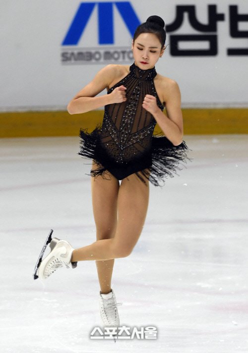 KB금융 전국 남녀피겨스케팅 임은수..공중 연기[포토]