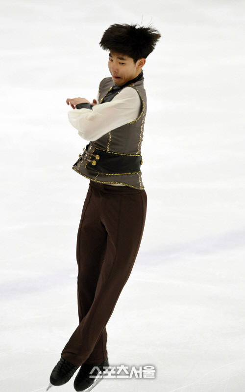 KB금융 전국 남녀피겨스케팅 차영현...공중 연기[포토]