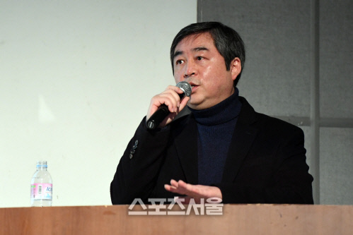 이정현 대표, 사건관련 반박 기자회견 [포토]