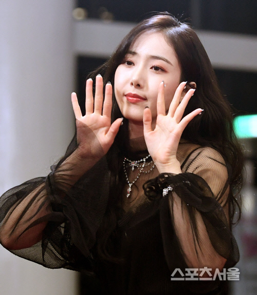 [포토] 여자친구 신비, 반가워요~