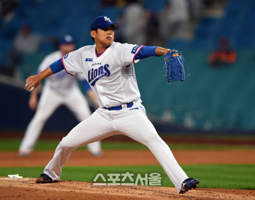 [포토]윤상현, 변화구 승부! 