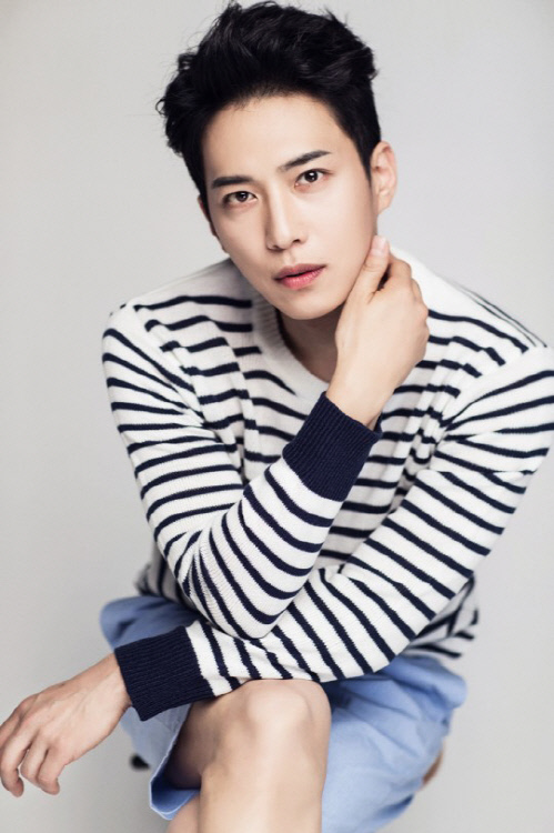 라디오 DJ 나선 김원준, 방송 초반 '라디오 검색어 1위' 승승장구