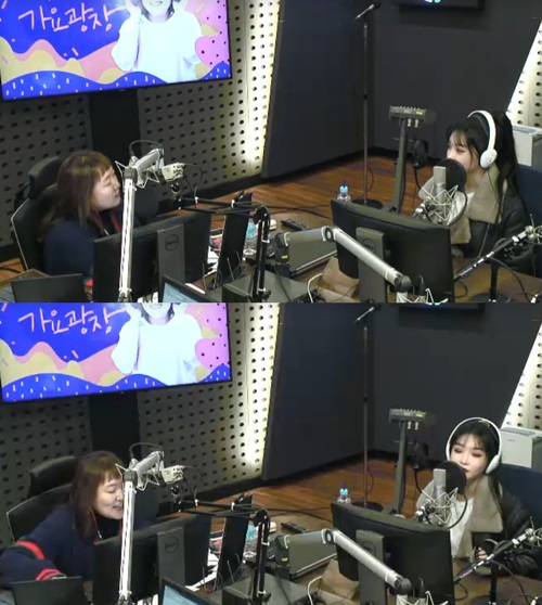 '가요광장' 청하, 가수 꿈 키운 이효리 '유고걸'과 얽힌 에피소드 공개