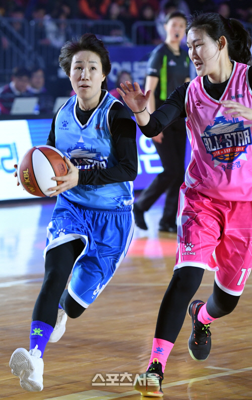 [포토] 김영옥 '과감한 돌파'