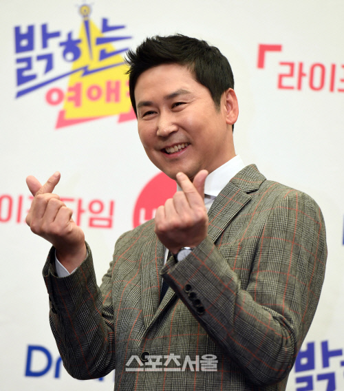 [포토] 신동엽, 입담꾼의 손하트