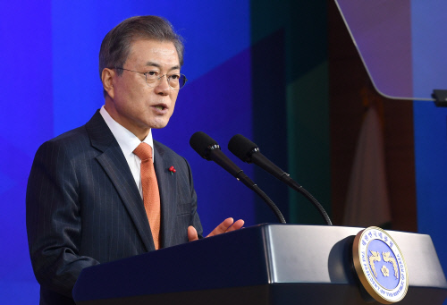 문대통령 신년 기자회견 "혁신적 포용국가 이룰 것" [전문 포함]