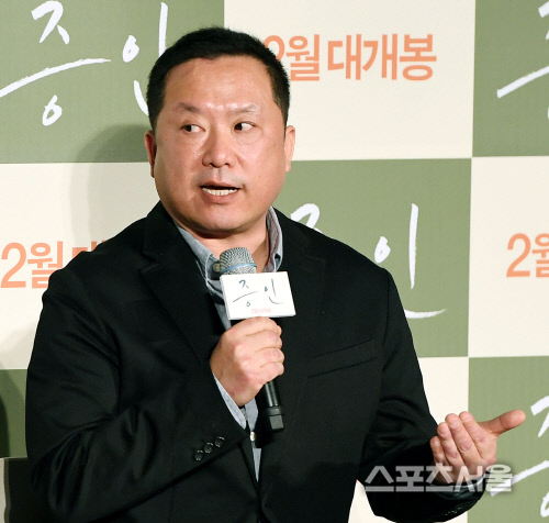 [포토] '증인' 이한 감독, 정우성과 김향기를...