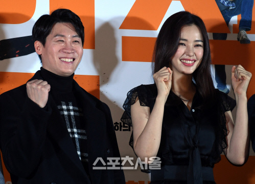 [포토] 진선규-이하늬, '극한직업' 화이팅!